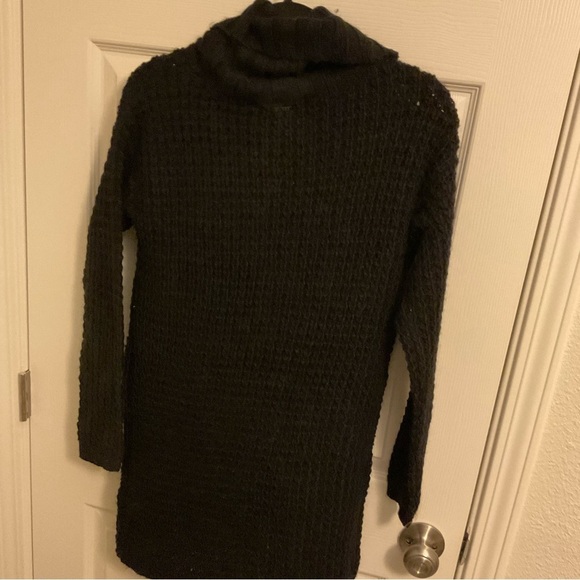 Guess sweater dress size small - Picture 7 of 11